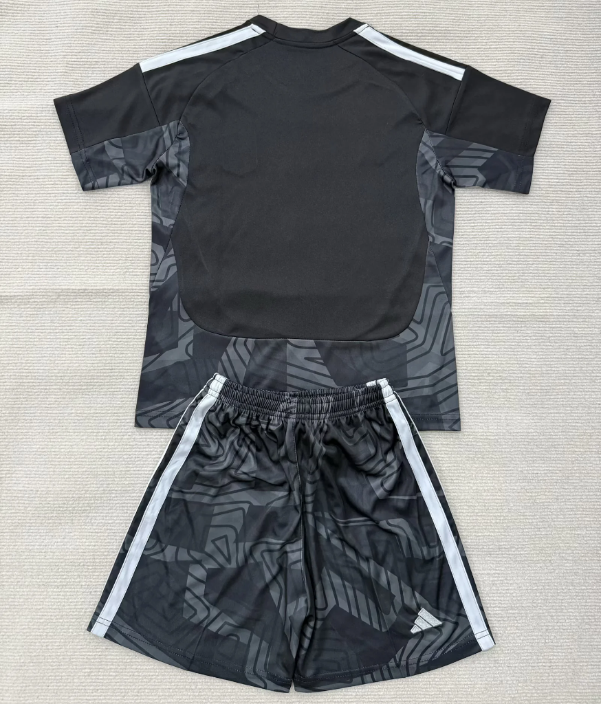 Aston Villa 26/27 Black/White Stripes Goalkeeper Kids Jersey Set