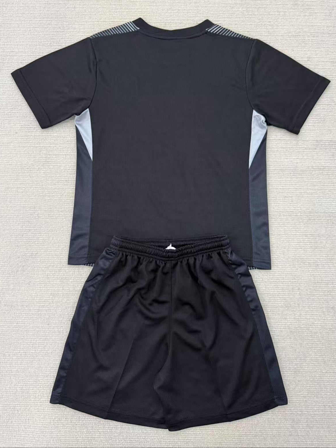 Atletico Madrid 25/26 Black Goalkeeper Kids Kit - Concept Kits