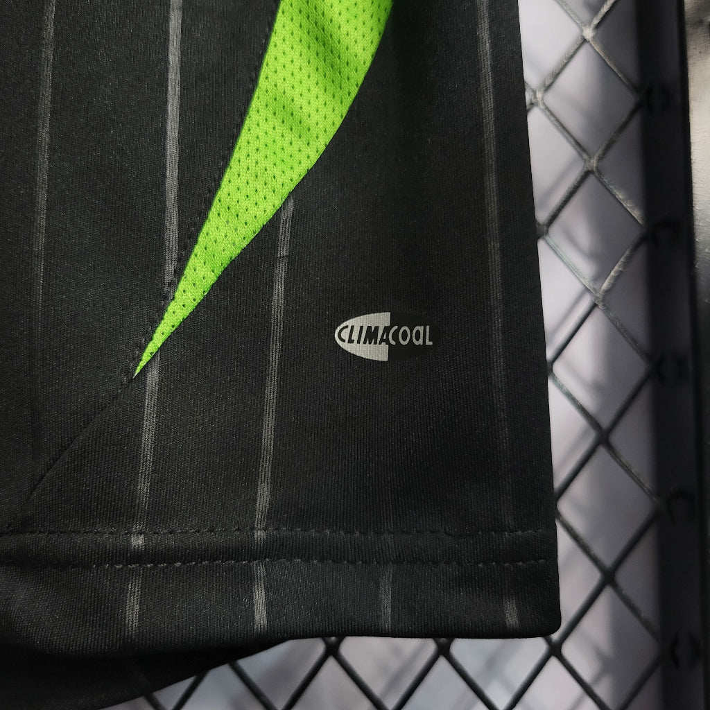 Celtic 2006/07 Vintage Retro Black/Green Training Jersey