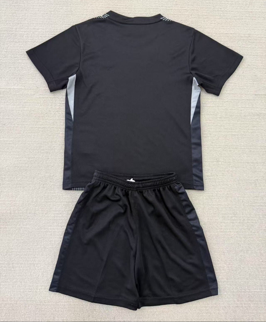 Chelsea 25/26 Black Goalkeeper Kids Jersey Set
