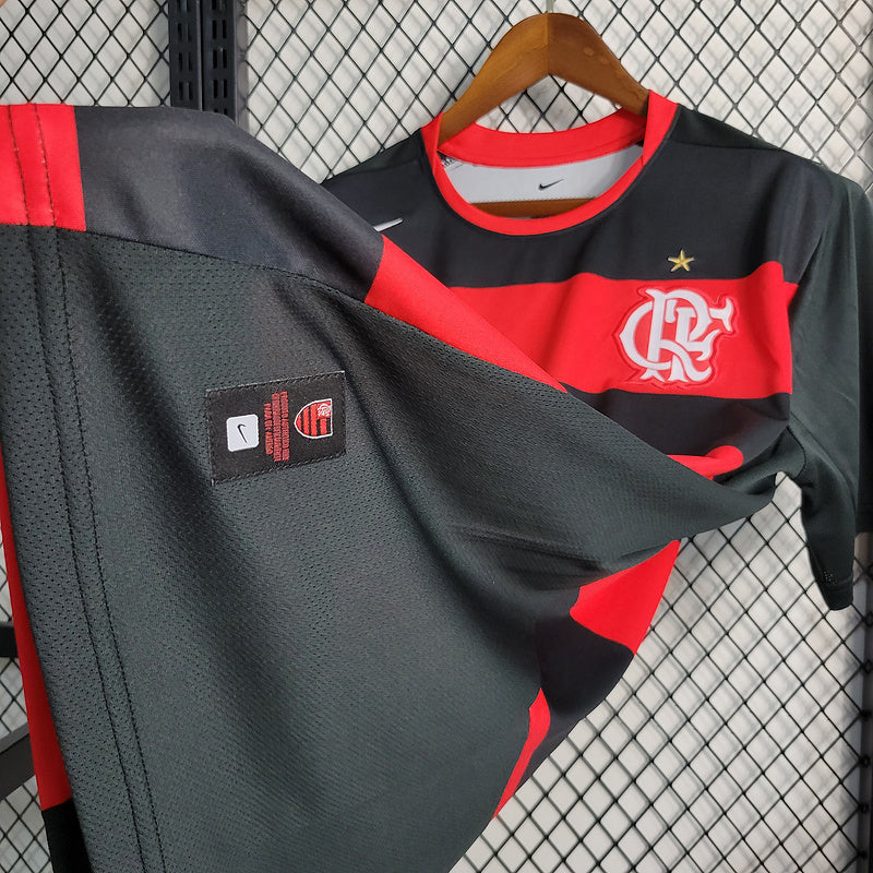Flamenco 2000/01 Retro Red/Black Home Jersey