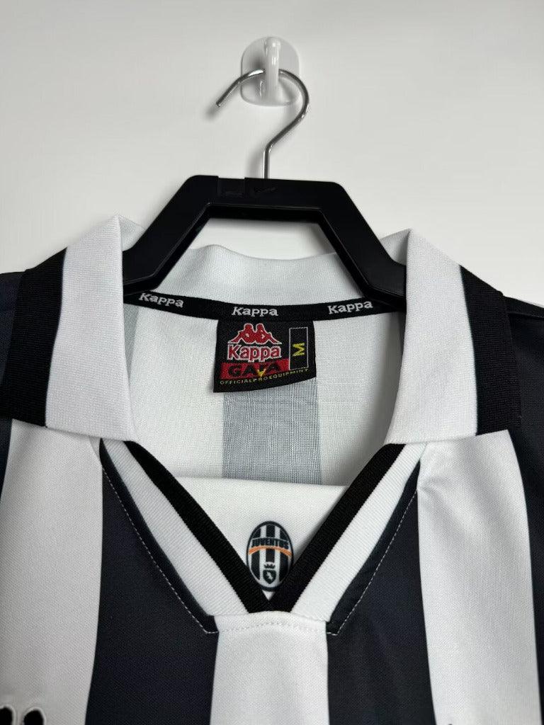 Juventus 1995/96 Vintage Retro Home Jersey