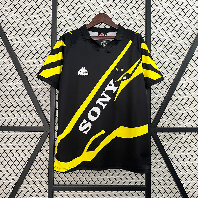 Juventus 1996/97 Vintage Retro Black Third Away Jersey