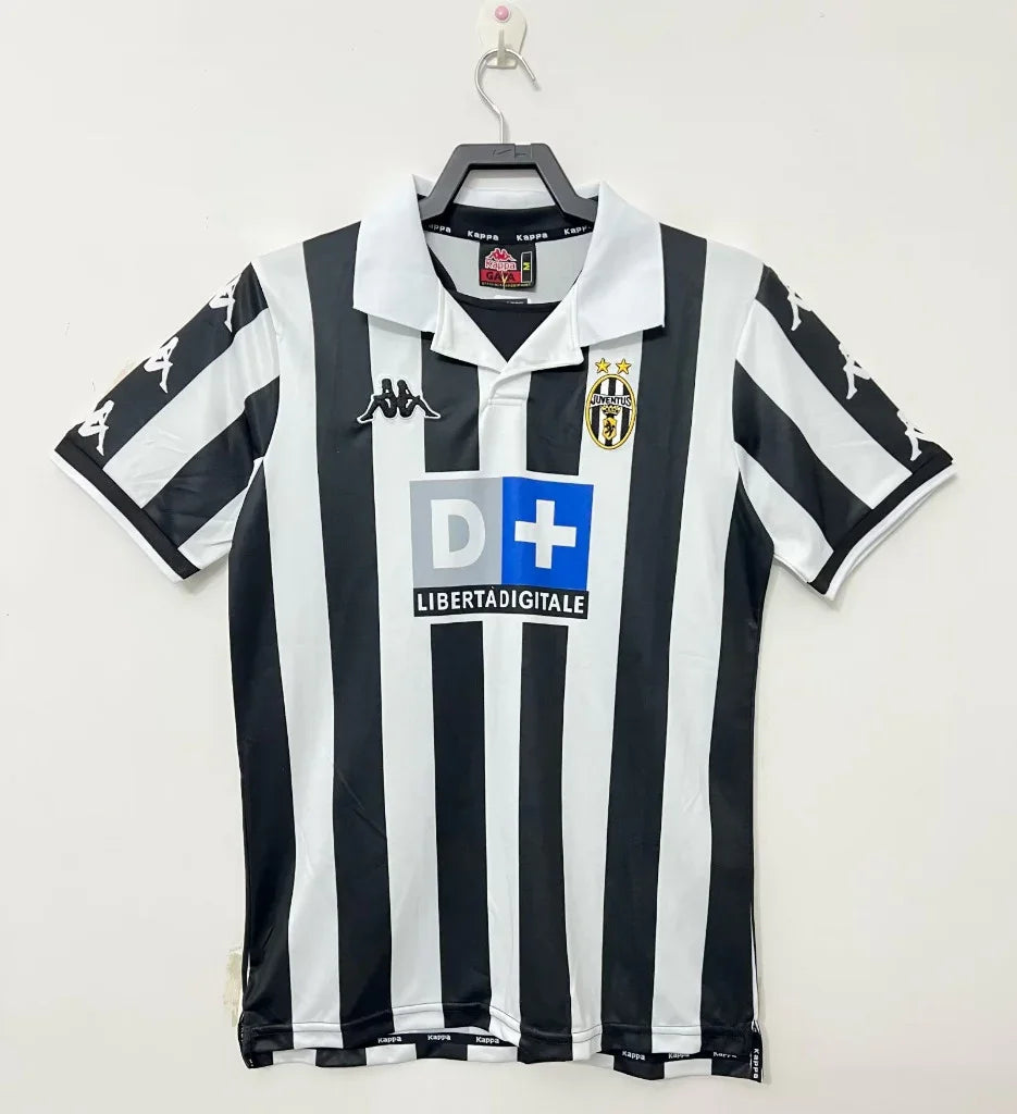 Juventus 1999/00 Vintage Retro Home Jersey