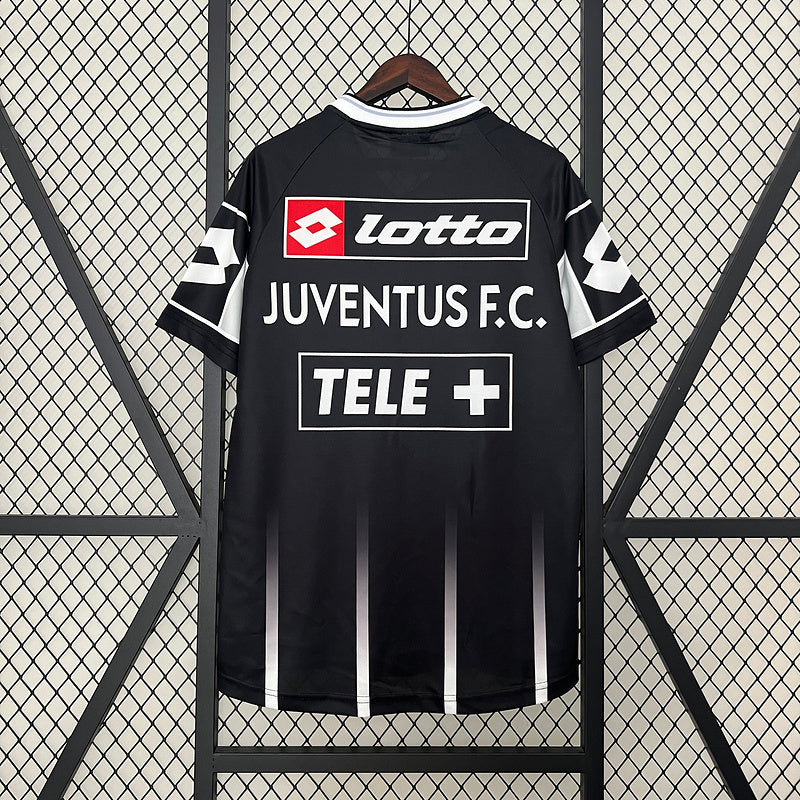 Juventus 2000/01 Vintage Retro Training Jersey