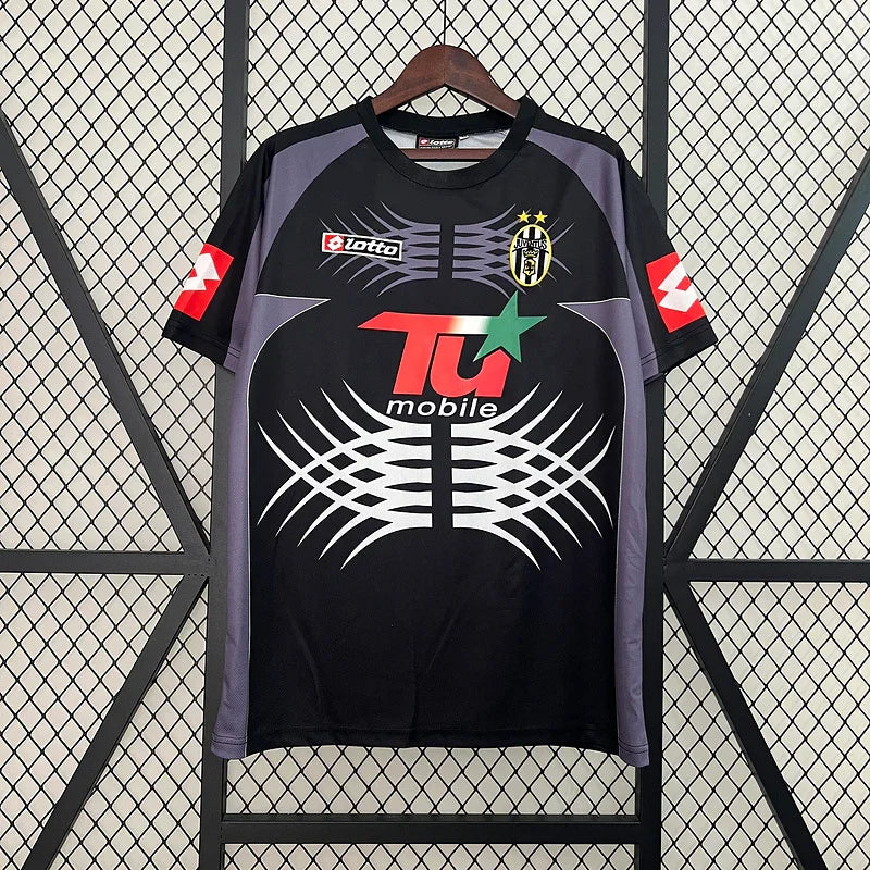 Juventus 2001/02 Vintage Retro Goalkeeper Jersey