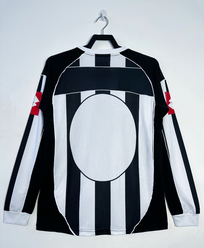 Juventus 2002/03 Vintage Retro Home Jersey