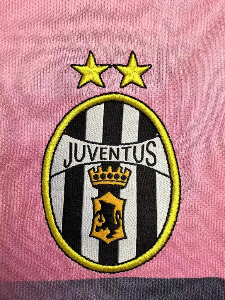 Juventus 2002/03 Vintage Retro Pink and Black Goalkeeper Jersey