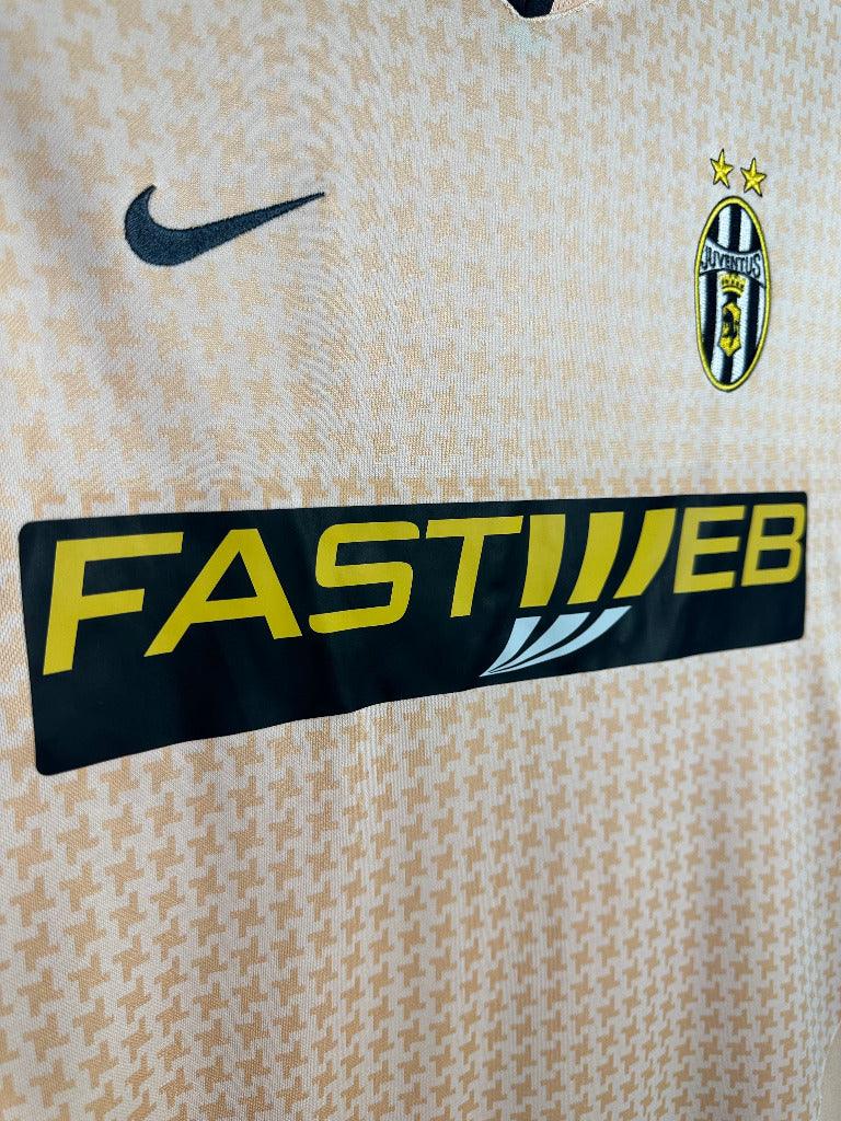 Juventus 2003/04 Vintage Retro Away Jersey