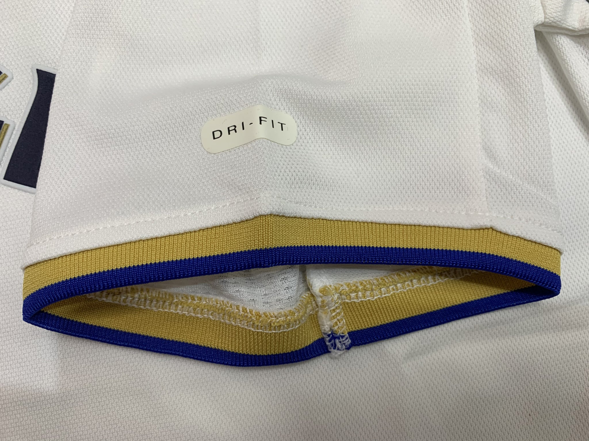 Leeds United 2000/01 Vintage Retro Home Jersey - Concept Kits