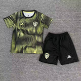 Leeds United 25/26 Green Training Kids Jersey Set