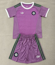 Leeds United 26/27 Purple/Green Stripes Goalkeeper Kids Jersey Set