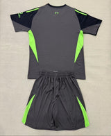 Liverpool 25/26 Black/Green Goalkeeper Kids Jersey Set