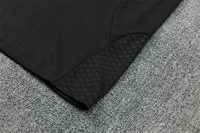 Liverpool 26/27 All-Black Training Tracksuit Set