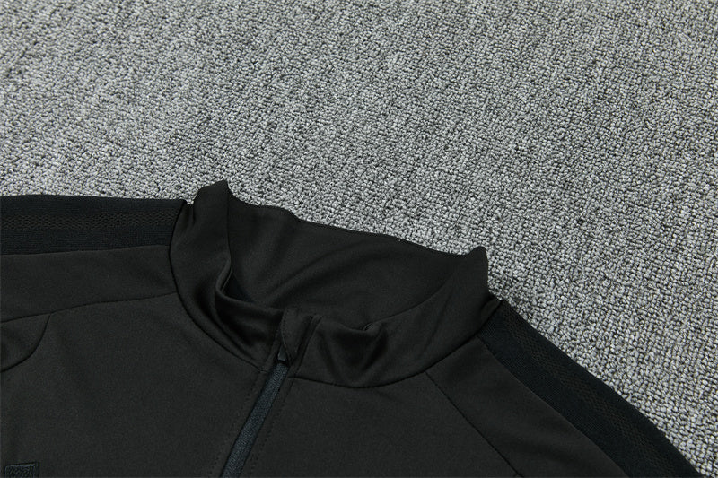 Liverpool 26/27 All-Black Training Tracksuit Set