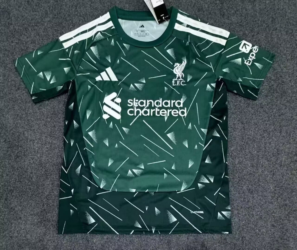 Liverpool 26/27 Green/White Stripes Goalkeeper Jersey