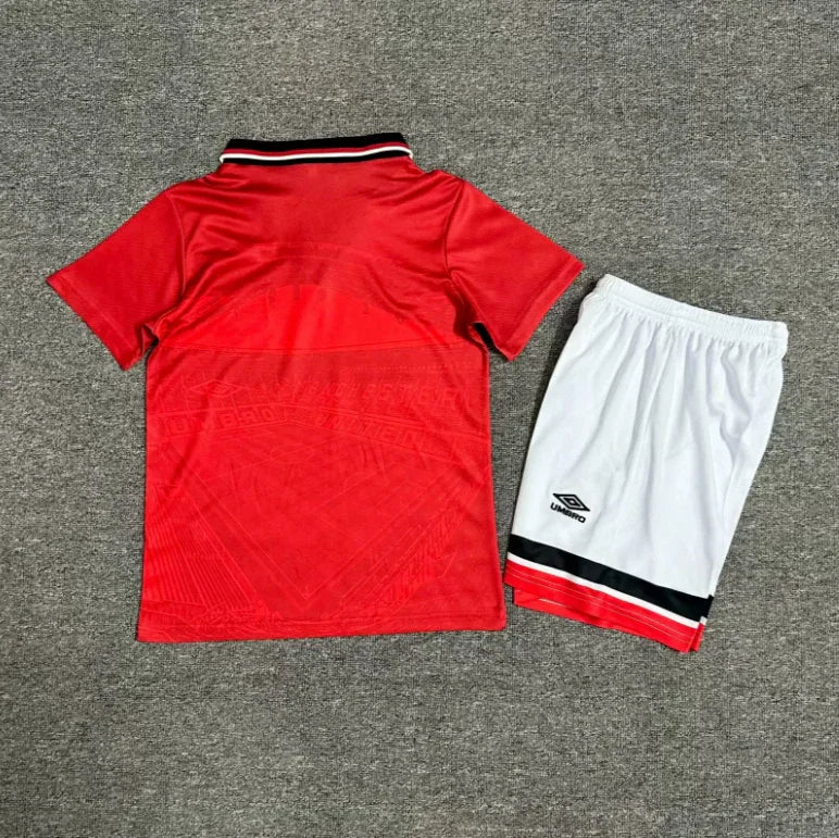 Manchester United 1994/96 Vintage Retro Kids Jersey Set