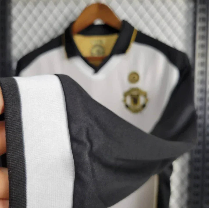 Manchester United 2001/02 Retro 100 Year Classic Edition Long Sleeves Jersey