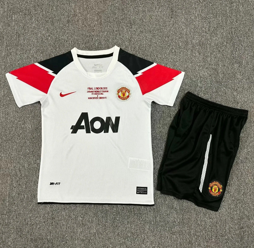 Manchester United 2010/11 Vintage Retro Kids Jersey Set