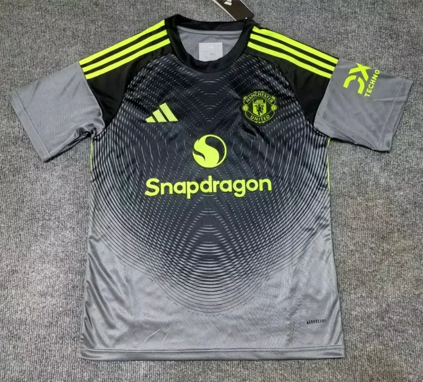 Manchester United 25/26 Black Goalkeeper Jersey