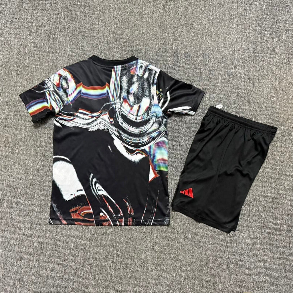 Manchester United 25/26 Black Pre Match Kids Jersey Set