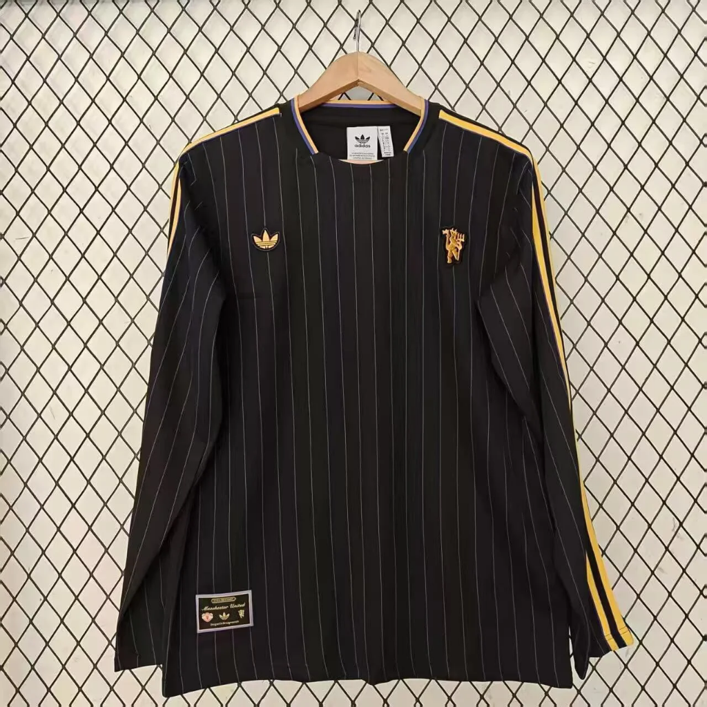Manchester United 25/26 Black Retro Model Long Sleeve Jersey