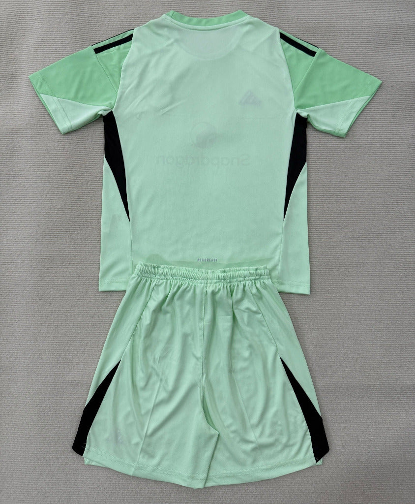 Manchester United 25/26 Green Goalkeeper Kids Jersey Set