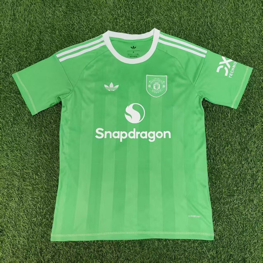 Manchester United 25/26 Green/White Goalkeeper Jersey