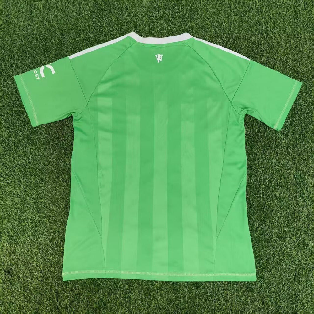 Manchester United 25/26 Green/White Goalkeeper Jersey