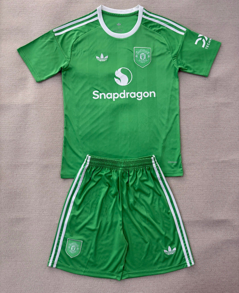 Manchester United 25/26 Green/White Goalkeeper Kids Jersey Set