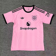 Manchester United 25/26 Pink/Black Goalkeeper Jersey