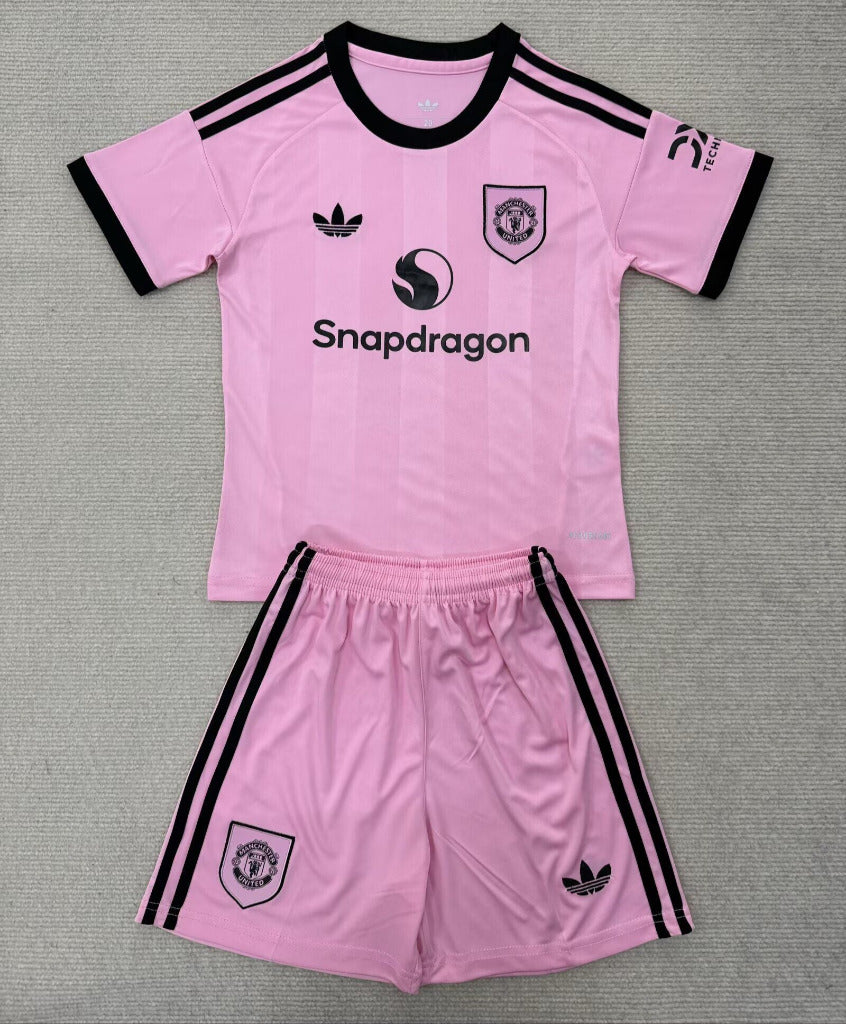 Manchester United 25/26 Pink Goalkeeper Kids Jersey Set
