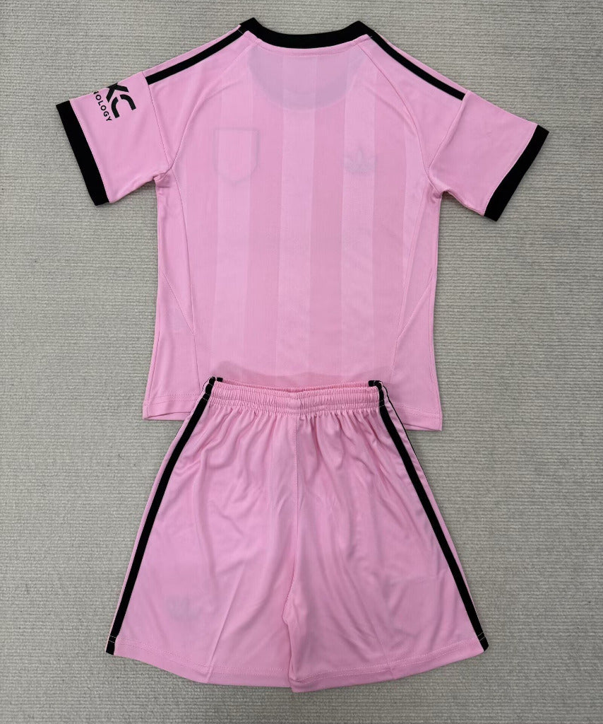 Manchester United 25/26 Pink Goalkeeper Kids Jersey Set