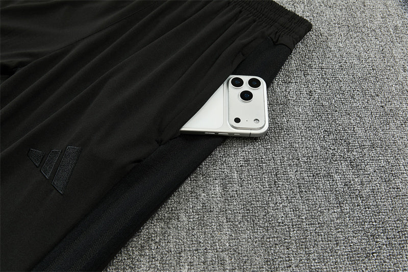 Manchester United 26/27 All-Black Training Tracksuit Set