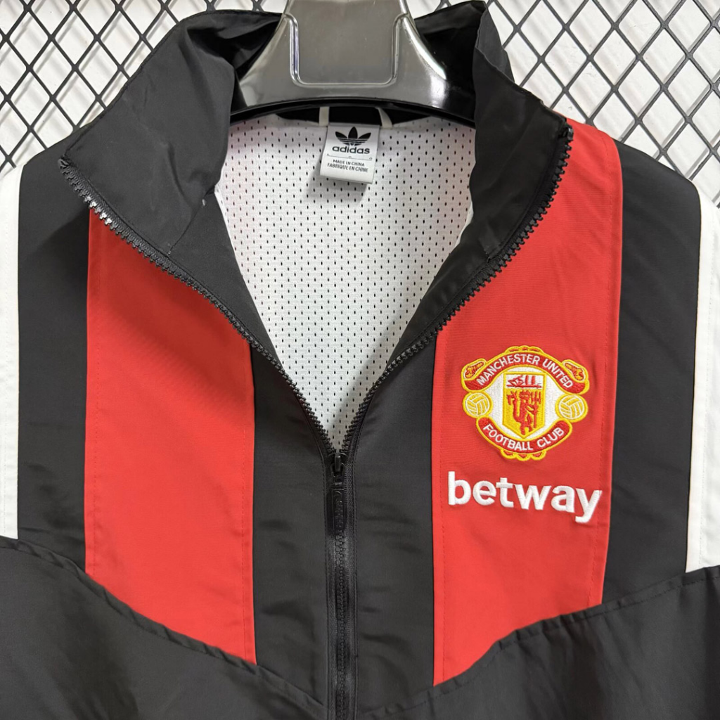 Manchester United 26/27 Black/Red/White Windbreaker Full-Zip Jacket