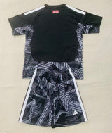 Manchester United 26/27 Black/White Stripe Home Goalkeeper Kids Jersey Set