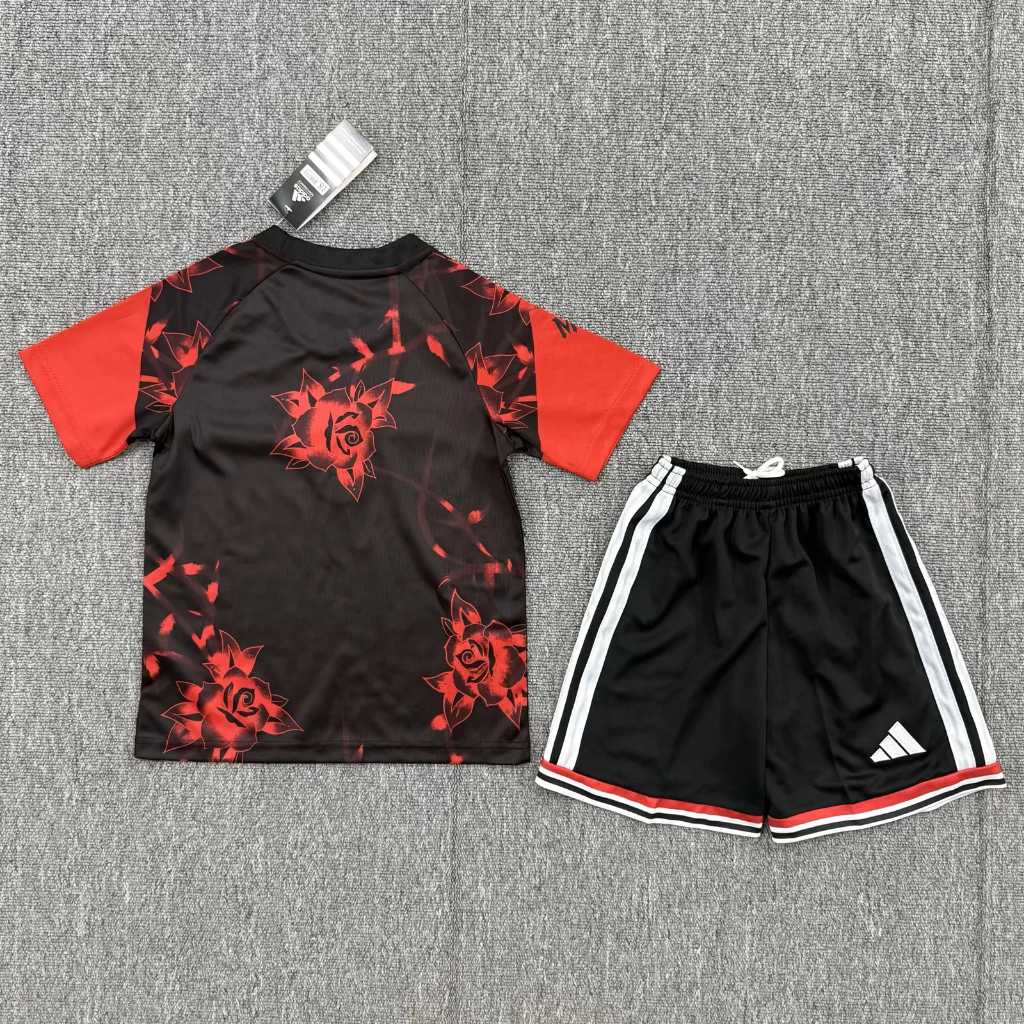 Manchester United 26/27 Red/Black Pre-Match Kids Jersey Set