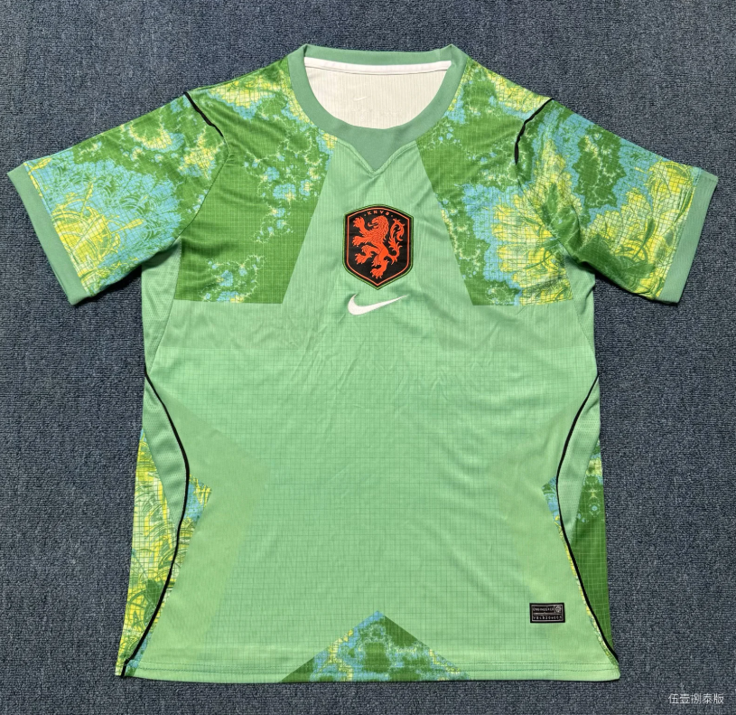 Netherlands 26/27 Vibrant Green Goalkeeper Jersey