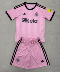Newcastle 25/26 Goalkeeper Pink Kids Kit