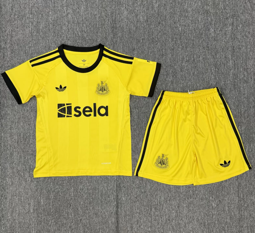 Newcastle 25/26 Goalkeeper Yellow Kids Kit