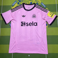Newcastle United 25/26 Goalkeeper Pink Jersey