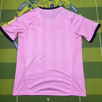 Newcastle United 25/26 Goalkeeper Pink Jersey