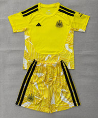 Newcastle United 26/27 Yellow/Black Stripes Goalkeeper Kids Jersey Set