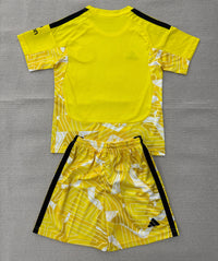 Newcastle United 26/27 Yellow/Black Stripes Goalkeeper Kids Jersey Set