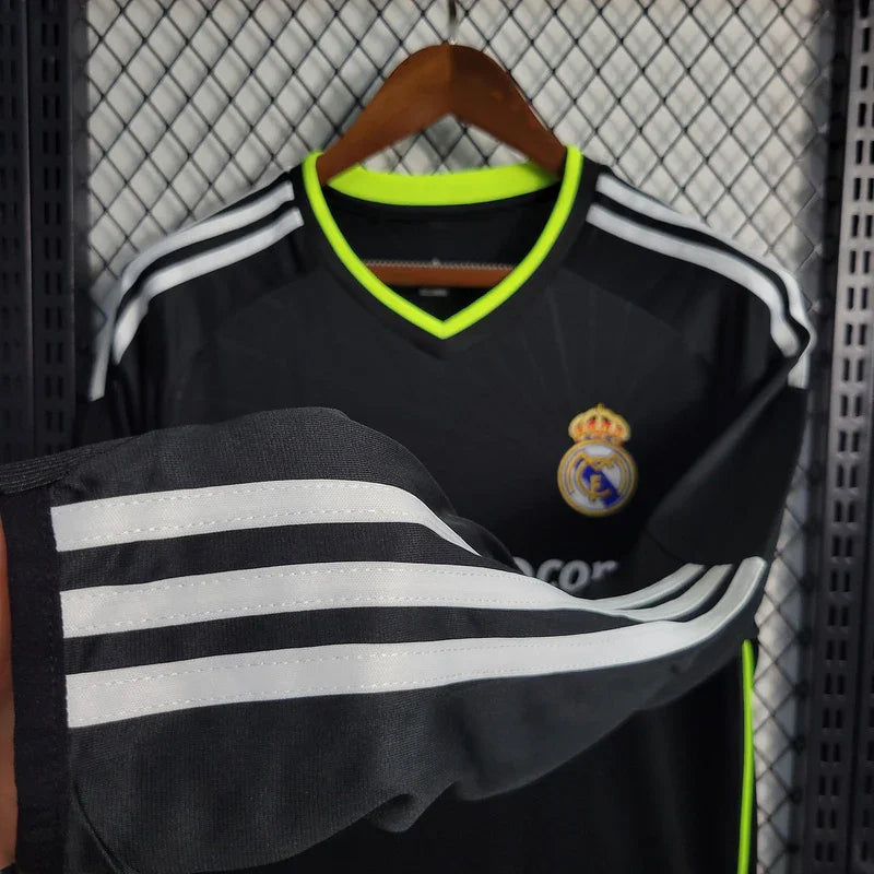 Real Madrid 2010/11 Vintage Retro Black Away Long Sleeve Jersey