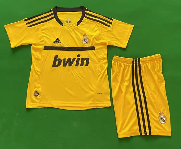 Real Madrid 2011/12 Vintage Retro Yellow Goalkeeper Kids Jersey Set