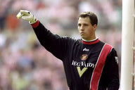 Sunderland 1999/00 Vintage Retro Black/Red/Yellow Goalkeeper Jersey