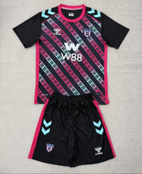 Sunderland 25/26 Black/Pink/White Stripes Goalkeeper Kids Jersey Set
