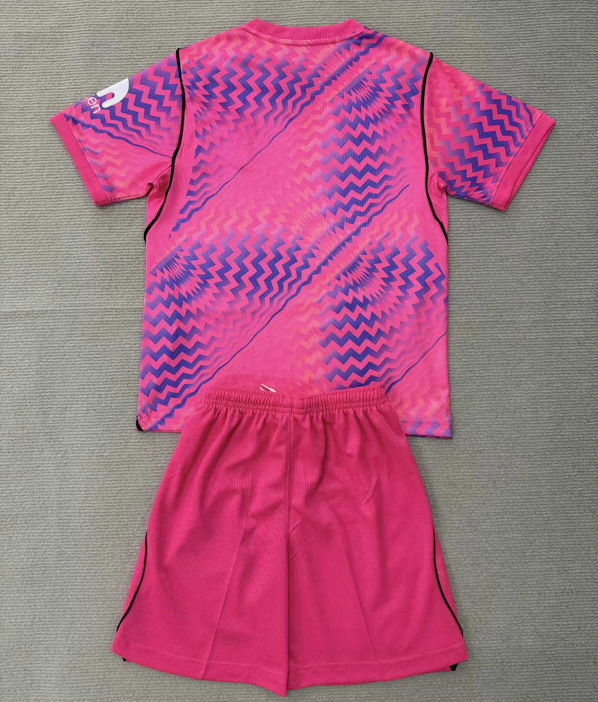 Tottenham 26/27 Pink Goalkeeper Kids Jersey Set